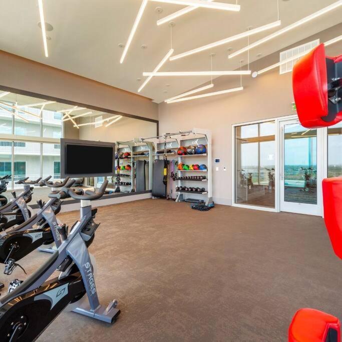 Appartamento Luxury Highrise In Midtown - Skyline Views And Chic Decor Houston Esterno foto