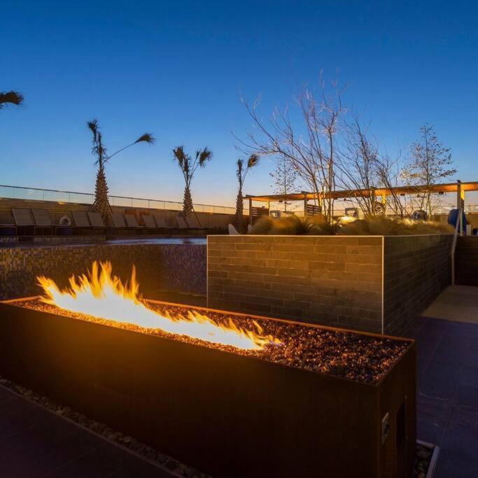 Appartamento Luxury Highrise In Midtown - Skyline Views And Chic Decor Houston Esterno foto