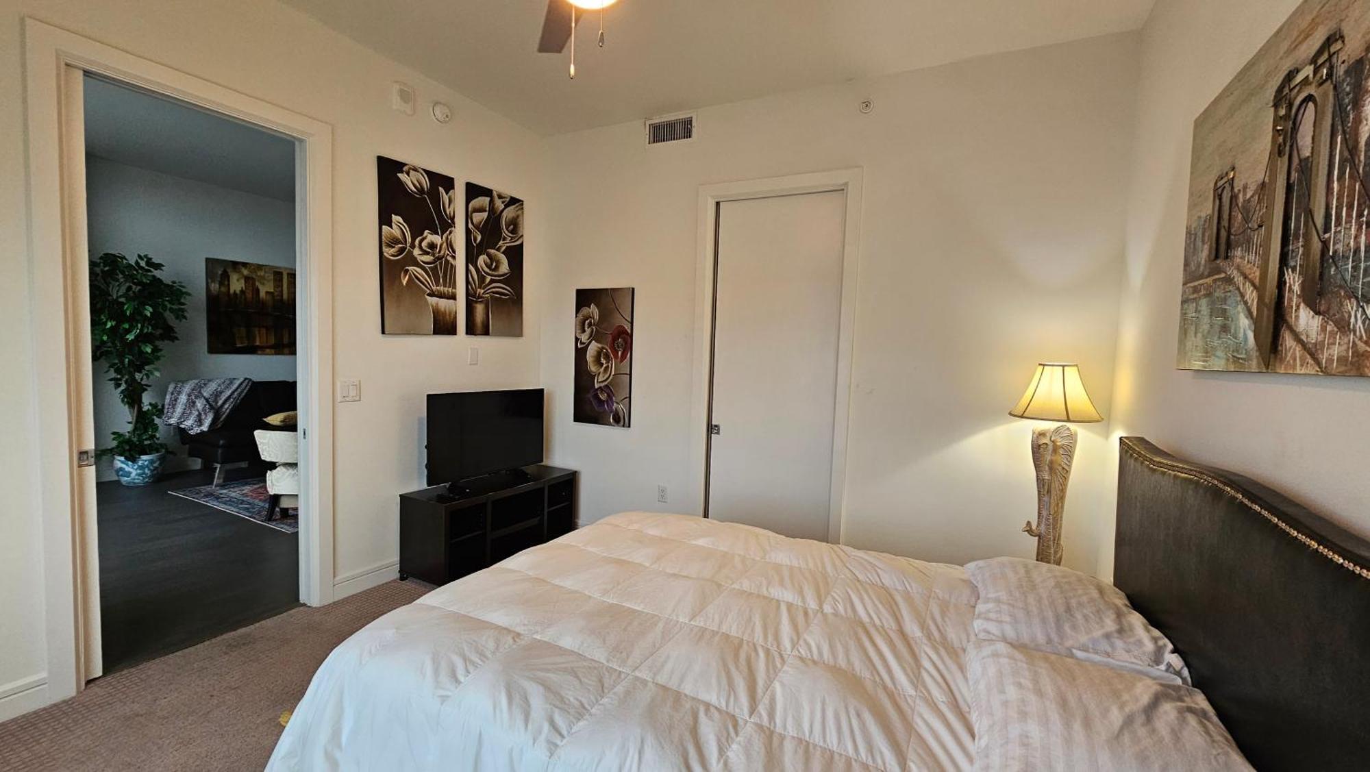 Appartamento Luxury Highrise In Midtown - Skyline Views And Chic Decor Houston Esterno foto