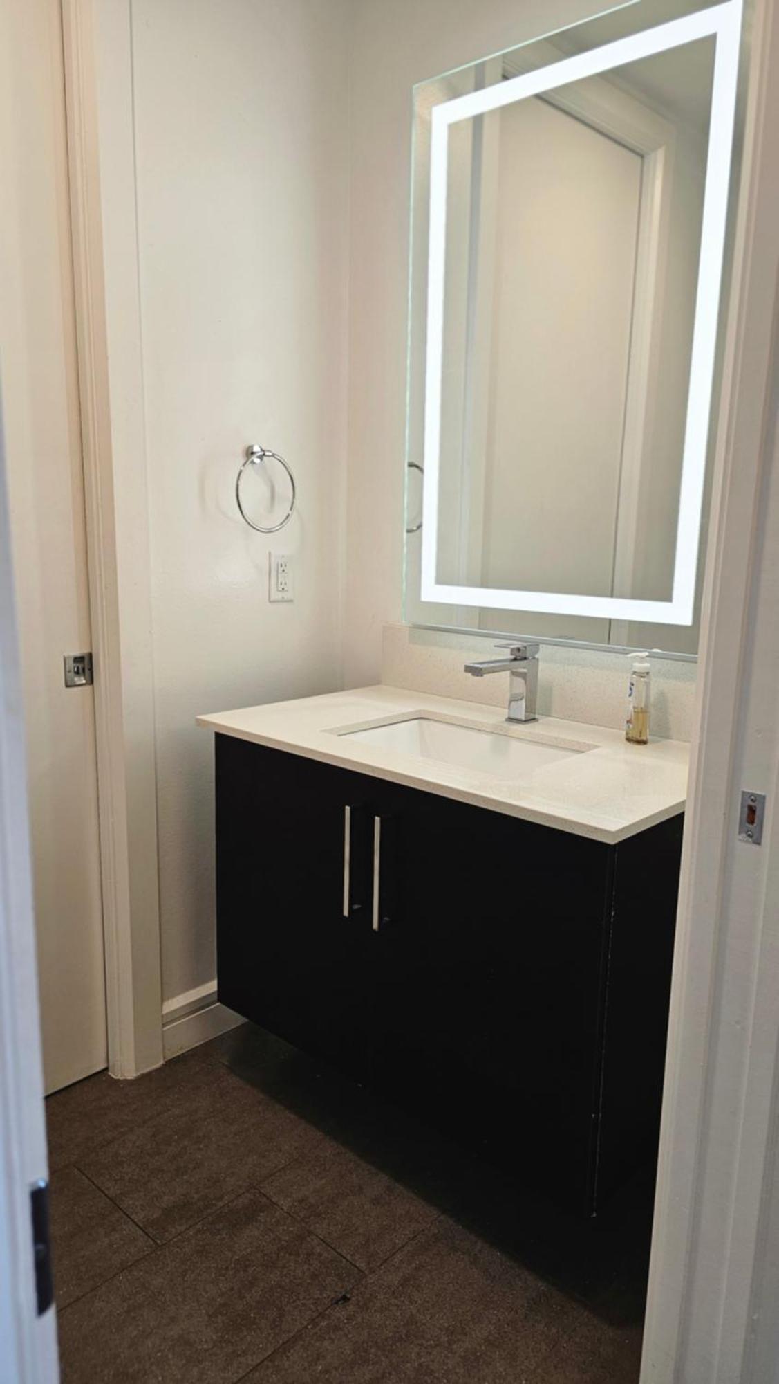 Appartamento Luxury Highrise In Midtown - Skyline Views And Chic Decor Houston Esterno foto